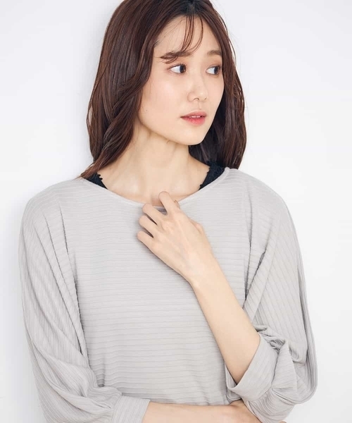 a.v.v(アーヴェヴェ)の「ドルマントップス(Tシャツ/カットソー・レディース・ブラック/グレー系その他・40/38/36/34/42)」の6枚目の写真
