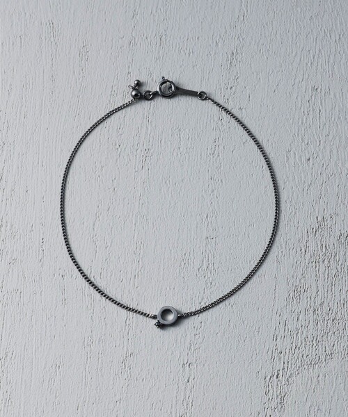 and cloud（アンドクラウド）の「Minimum Circle Black-Gray Diamond Bracelet（ブレスレット・レディース・イエローゴールド/ブラック/シルバー・FREE）」の2枚目の写真