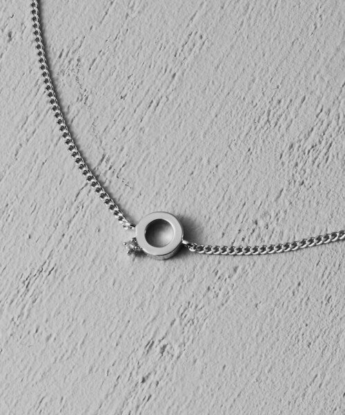 and cloud（アンドクラウド）の「Minimum Circle Black-Gray Diamond Bracelet（ブレスレット・レディース・イエローゴールド/ブラック/シルバー・FREE）」の5枚目の写真