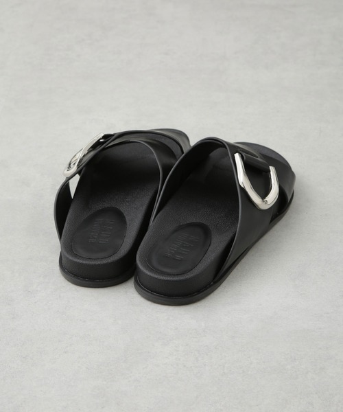 NANO universe（ナノユニバース）の「クロスバックルフラットサンダル（サンダル・レディース・ライトベージュ/ブラック・38/36/37）」の9枚目の写真