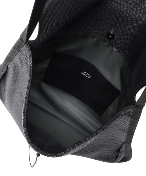 HIROKO HAYASHI（ヒロコハヤシ）の「MAMELI（マメリ）2wayトートバッグ（トートバッグ・レディース・ブラック/ネイビー・00）」の7枚目の写真