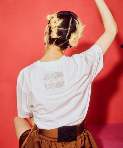 OPULENCE(オーピュレンス)の「Time Crafted ビーズロゴTシャツ(Tシャツ/カットソー・レディース・ブラック/ホワイト・SMALL/MEDIUM)」の7枚目の写真