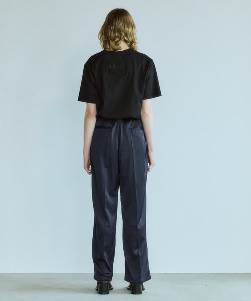 OPULENCE(オーピュレンス)の「Time Crafted ビーズロゴTシャツ(Tシャツ/カットソー・レディース・ブラック/ホワイト・SMALL/MEDIUM)」の17枚目の写真
