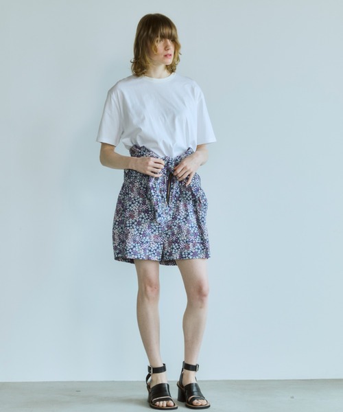 OPULENCE(オーピュレンス)の「Time Crafted ビーズロゴTシャツ(Tシャツ/カットソー・レディース・ブラック/ホワイト・SMALL/MEDIUM)」の5枚目の写真