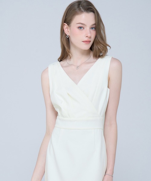 emiriawiz（エミリアウィズ）の「Crossover Tight Dress（ワンピース・レディース・ホワイト/ブラック・SMALL/MEDIUM）」の3枚目の写真