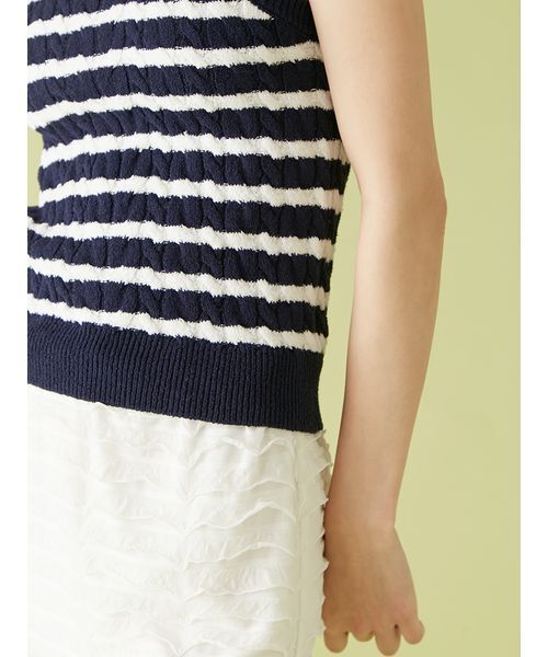 LILY BROWN(リリーブラウン)の「【LILY BROWN×MARY QUANT】デイジー刺繍アメスリケーブルニット(ニット/セーター・レディース・ピンク/その他/ブラック/オフホワイト・FREE)」の5枚目の写真