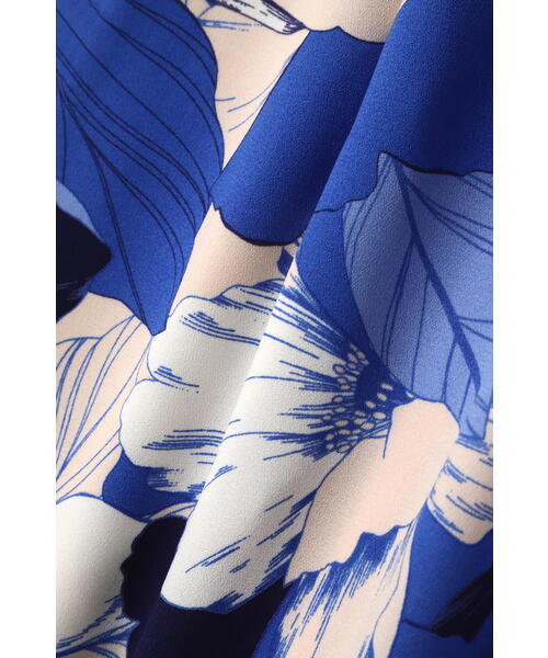 セール】【WEB限定品】グラフィカルフラワープリントワンピース