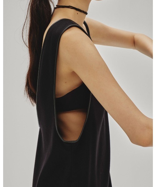 TODAYFUL(トゥデイフル)の「TODAYFUL Uneck Piping Dress 12510313(ドレス・レディース・ブラック/オフホワイト・36/38)」の4枚目の写真