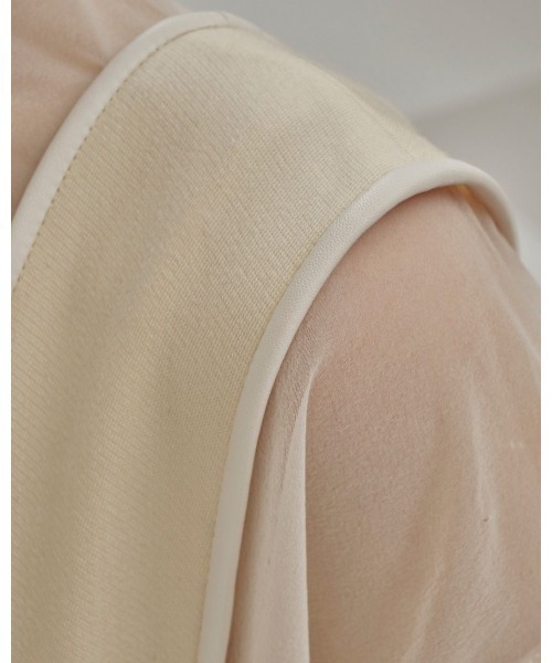 TODAYFUL(トゥデイフル)の「TODAYFUL Uneck Piping Dress 12510313(ドレス・レディース・ブラック/オフホワイト・36/38)」の7枚目の写真