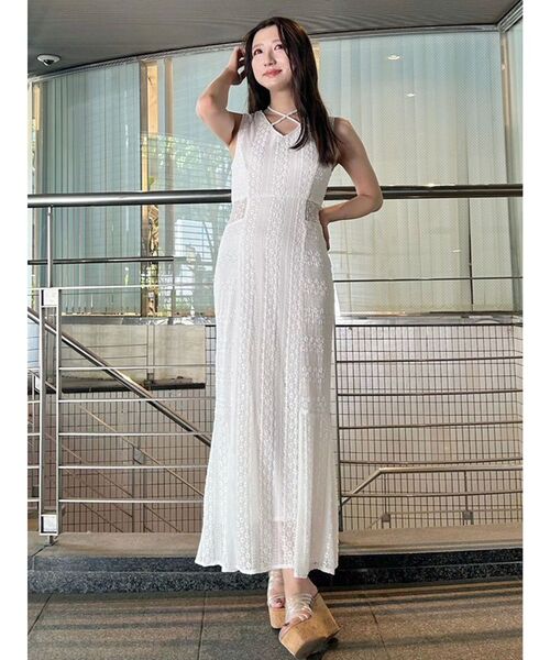 MERCURYDUO(マーキュリーデュオ)の「カットレースブロッキングマーメイドワンピース(ワンピース・レディース・ブラック/ライトブルー/オフホワイト・SMALL/MEDIUM)」の13枚目の写真