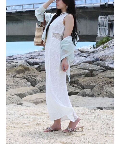 MERCURYDUO(マーキュリーデュオ)の「カットレースブロッキングマーメイドワンピース(ワンピース・レディース・ブラック/ライトブルー/オフホワイト・SMALL/MEDIUM)」の18枚目の写真