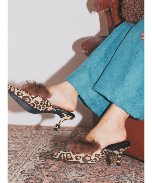 EVRIS（エヴリス）の「ポインテッドトゥフェイクファーミュール（パンプス・レディース・その他1/カーキ・SMALL/MEDIUM/LARGE）」の12枚目の写真