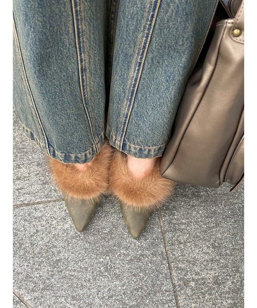 EVRIS（エヴリス）の「ポインテッドトゥフェイクファーミュール（パンプス・レディース・その他1/カーキ・SMALL/MEDIUM/LARGE）」の4枚目の写真