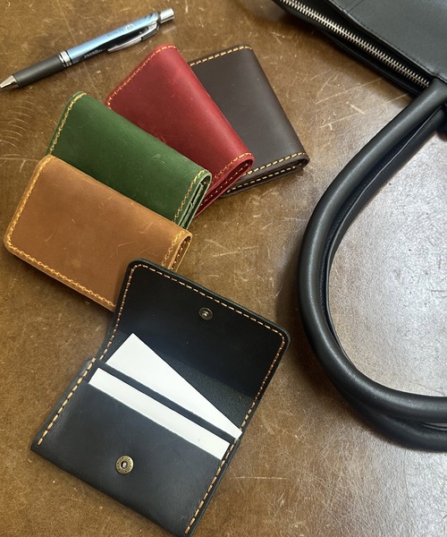 ARCADE（アーケード）の「牛本革 名刺入れ レザービジネスカードケース（名刺入れ・メンズ・グリーン/レッド/ダークブラウン/ブラウン/ブルー/ブラック・ONESIZE）」の11枚目の写真