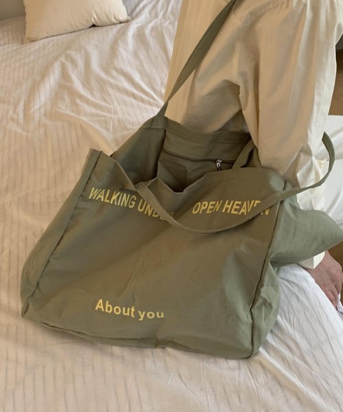 Vipoa(ヴィポア)の「logo canvas bag(トートバッグ・レディース・カーキ/ブラック/アイボリー/イエロー/レッド/ピンク・FREE)」の1枚目の写真