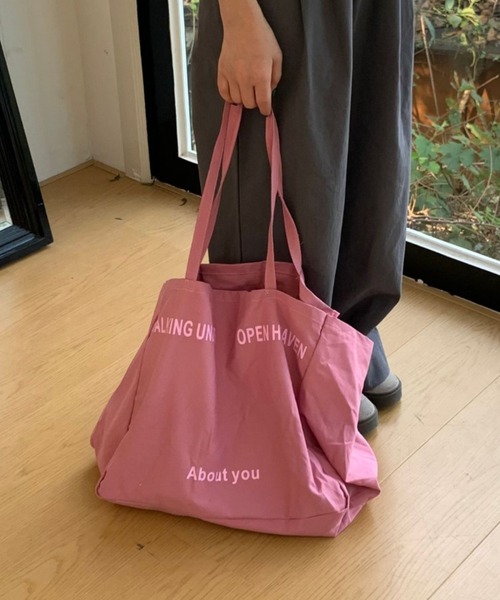 Vipoa(ヴィポア)の「logo canvas bag(トートバッグ・レディース・カーキ/ブラック/アイボリー/イエロー/レッド/ピンク・FREE)」の2枚目の写真