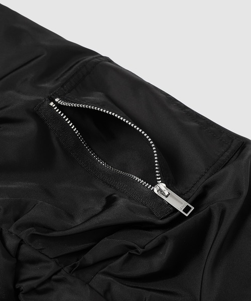 GANNI（ガニー）の「Duchesse Nylon Fitted Jacket（ブルゾン・レディース・ブラック・34/36）」の6枚目の写真