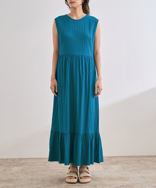 ROPE'(ロペ)の「【WEB・一部店舗限定】バックシャンティアードワンピース/洗える(ワンピース・レディース・ターコイズブルー/ブラック・FREE)」の3枚目の写真