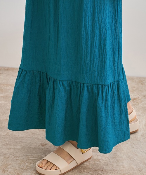 ROPE'(ロペ)の「【WEB・一部店舗限定】バックシャンティアードワンピース/洗える(ワンピース・レディース・ターコイズブルー/ブラック・FREE)」の9枚目の写真