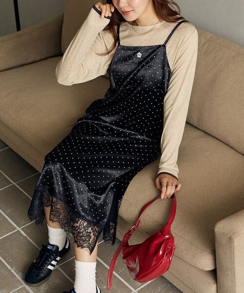 PUBLUX（パブリュクス）の「MARY QUANT × PUBLUX/マリークワント ワンポイント刺繍 裾レース サテン キャミワンピース　限定展開（ワンピース・レディース・ブラック/チャコールグレー/ホワイト・ﾌﾘ-）」の12枚目の写真