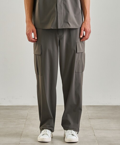 UNITED TOKYO（ユナイテッドトウキョウ）の「撥水ナイロントリコット　カーゴパンツ（カーゴパンツ・メンズ・ダークグレー/ブラック・1/2）」の5枚目の写真
