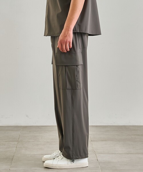 UNITED TOKYO（ユナイテッドトウキョウ）の「撥水ナイロントリコット　カーゴパンツ（カーゴパンツ・メンズ・ダークグレー/ブラック・1/2）」の6枚目の写真