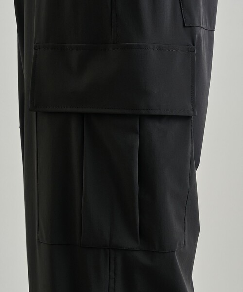 UNITED TOKYO（ユナイテッドトウキョウ）の「撥水ナイロントリコット　カーゴパンツ（カーゴパンツ・メンズ・ダークグレー/ブラック・1/2）」の10枚目の写真