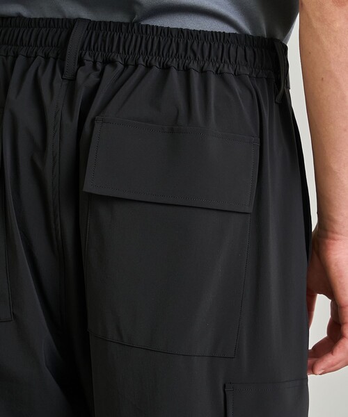 UNITED TOKYO（ユナイテッドトウキョウ）の「撥水ナイロントリコット　カーゴパンツ（カーゴパンツ・メンズ・ダークグレー/ブラック・1/2）」の12枚目の写真