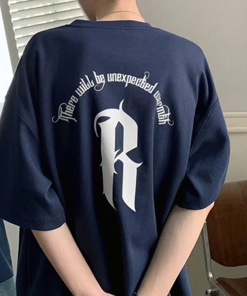THE HITSS(ヒッツ)の「オールドイングリッシュ ロゴプリント オーバーサイズ Tシャツ バックプリントTシャツ(Tシャツ/カットソー・メンズ・ブラウン/ネイビー/ブラック・FREE)」の10枚目の写真