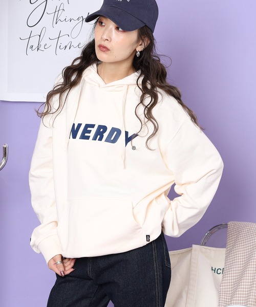 NERDY(ノルディ)の「ビッグロゴプルオーバーフーディ(パーカー・メンズ・ホワイト/ブラック/ライトパープル/ピンク・M/S/L)」の20枚目の写真