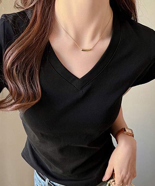 by LEGNA（バイレグナ）の「着痩せ見えベーシックトップス　Vネック（Tシャツ/カットソー・レディース・ブラック/グレー/ホワイト/グレイッシュベージュ/チャコール・MEDIUM/SMALL/LARGE/X-LARGE）」の9枚目の写真