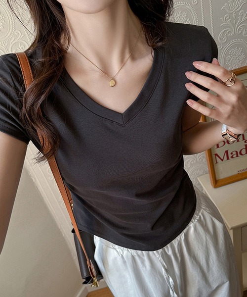 by LEGNA（バイレグナ）の「着痩せ見えベーシックトップス　Vネック（Tシャツ/カットソー・レディース・ブラック/グレー/ホワイト/グレイッシュベージュ/チャコール・MEDIUM/SMALL/LARGE/X-LARGE）」の14枚目の写真