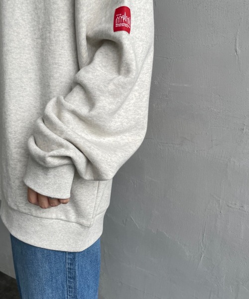 Manhattan Portage（マンハッタンポーテージ）の「[MANHATTAN PORTAGE/マンハッタンポーテージ] 別注 手書き風バック刺繍 クルーネックスウェット（スウェット・レディース・オートミール/ブラック/ブラウン・XL/L/M/S）」の13枚目の写真