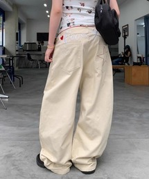 バック刺繍ロゴカーブチノワイドパンツ