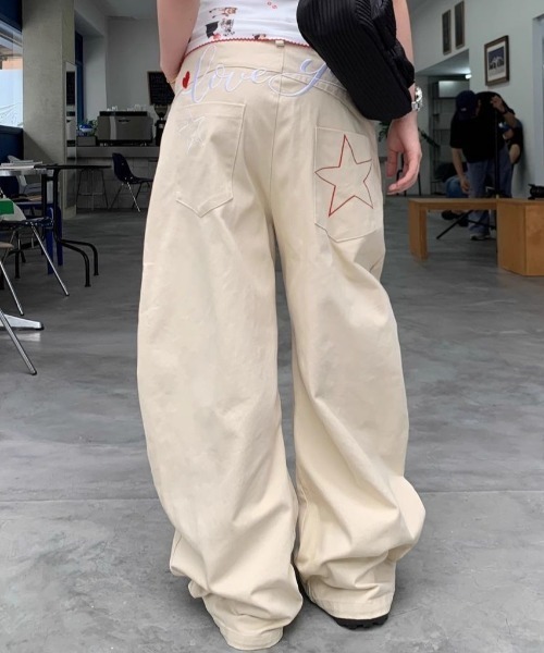 SHEENA(シーナ)の「バック刺繍ロゴカーブチノワイドパンツ(デニムパンツ・レディース・ベージュ・L/M/S)」の2枚目の写真