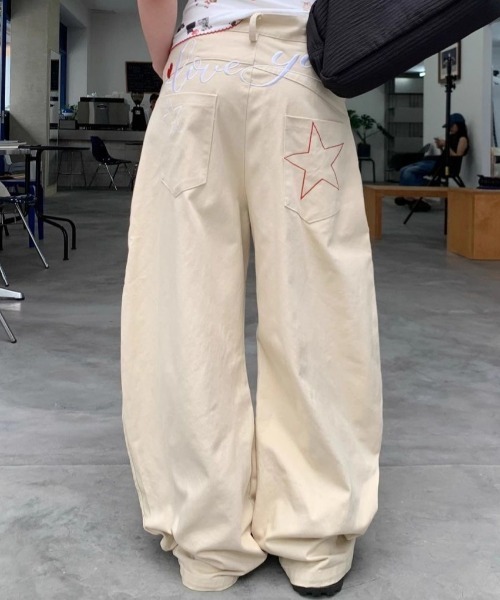 SHEENA(シーナ)の「バック刺繍ロゴカーブチノワイドパンツ(デニムパンツ・レディース・ベージュ・L/M/S)」の3枚目の写真