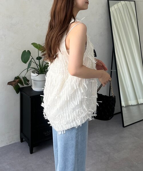 prose verse(プロズヴェール)の「リボンフリンジVネックペプラムベスト(シャツ/ブラウス・レディース・ブラック/アイボリー・LARGE/MEDIUM)」の12枚目の写真