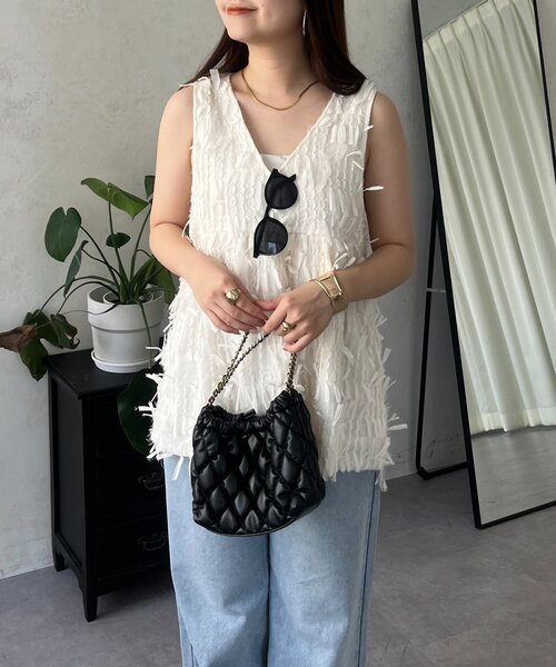 prose verse(プロズヴェール)の「リボンフリンジVネックペプラムベスト(シャツ/ブラウス・レディース・ブラック/アイボリー・LARGE/MEDIUM)」の14枚目の写真