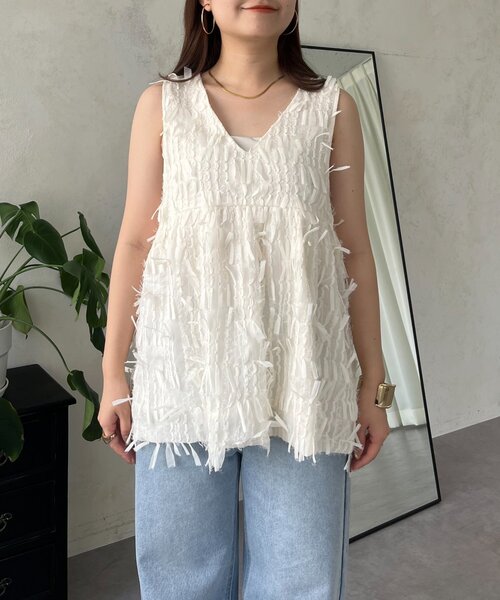 prose verse(プロズヴェール)の「リボンフリンジVネックペプラムベスト(シャツ/ブラウス・レディース・ブラック/アイボリー・LARGE/MEDIUM)」の21枚目の写真