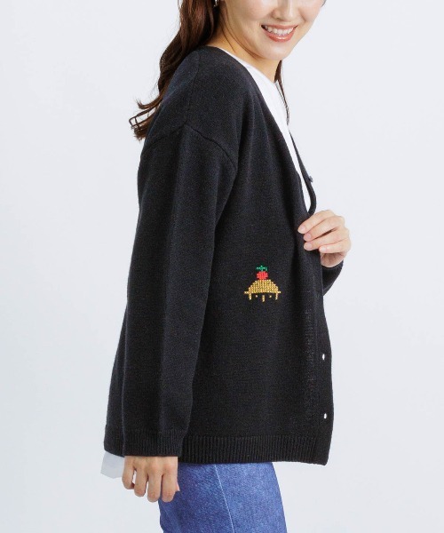 STUDIO PICONE(スタジオピッコーネ)の「ウール100%ピクセル刺繍ニットカーディガン(カーディガン/ボレロ・レディース・レッド/ベージュ/ブラック・M/L)」の14枚目の写真