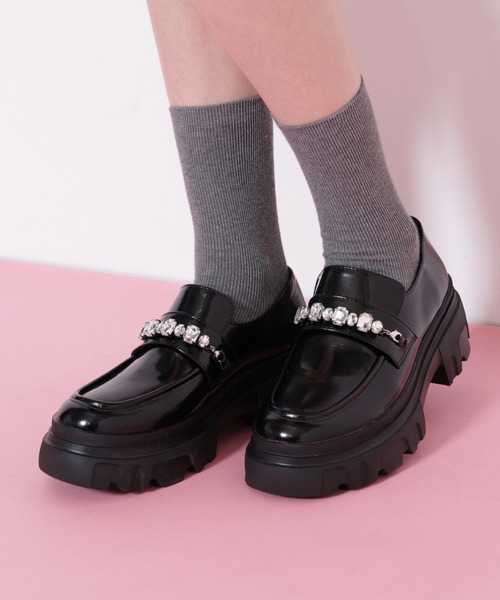 JILL by JILL STUART(ジルバイジルスチュアート)の「◇ビジュー付きカスタムローファー(ローファー・レディース・ブラック・LARGE/MEDIUM/SMALL)」の2枚目の写真