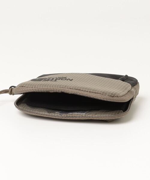 THE NORTH FACE(ザノースフェイス)の「ザ・ノースフェイス / ヘイジーワレット NM82460(財布・メンズ・カーキ系/グレー系その他/グレー系その他2・ONE SIZE)」の6枚目の写真