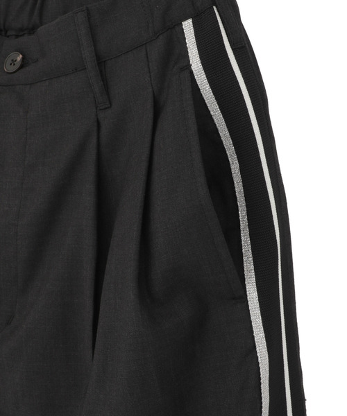 CONVERSE TOKYO(コンバーストウキョウ)の「SIDE LINE WIDE SLACKS(スラックス・レディース・ネイビー/ブラック/グレー・MEDIUM/SMALL)」の5枚目の写真