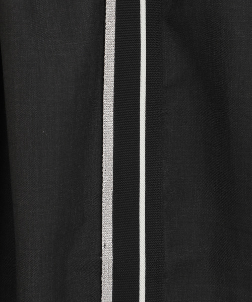 CONVERSE TOKYO(コンバーストウキョウ)の「SIDE LINE WIDE SLACKS(スラックス・レディース・ネイビー/ブラック/グレー・MEDIUM/SMALL)」の4枚目の写真