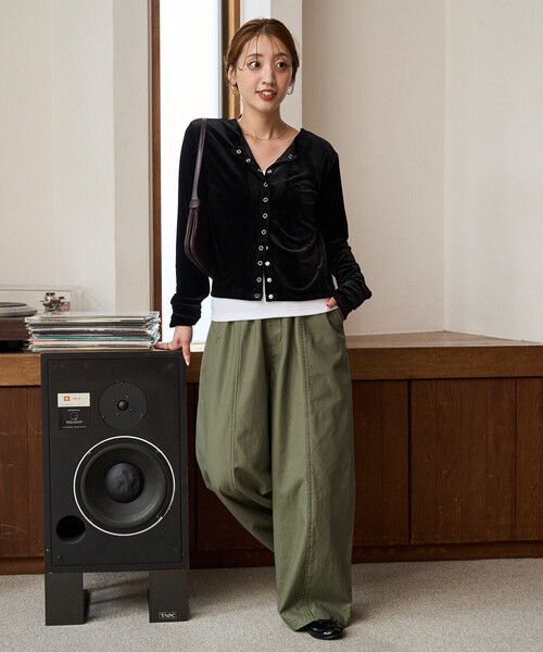 FREAK'S STORE（フリークスストア）の「限定展開　イージー ボリューム バックツイル パンツ（カーゴパンツ・レディース・ブラック/オリーブ/ベージュ・SMALL/MEDIUM）」の4枚目の写真