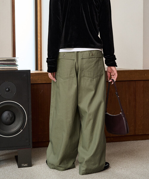FREAK'S STORE（フリークスストア）の「限定展開　イージー ボリューム バックツイル パンツ（カーゴパンツ・レディース・ブラック/オリーブ/ベージュ・SMALL/MEDIUM）」の9枚目の写真