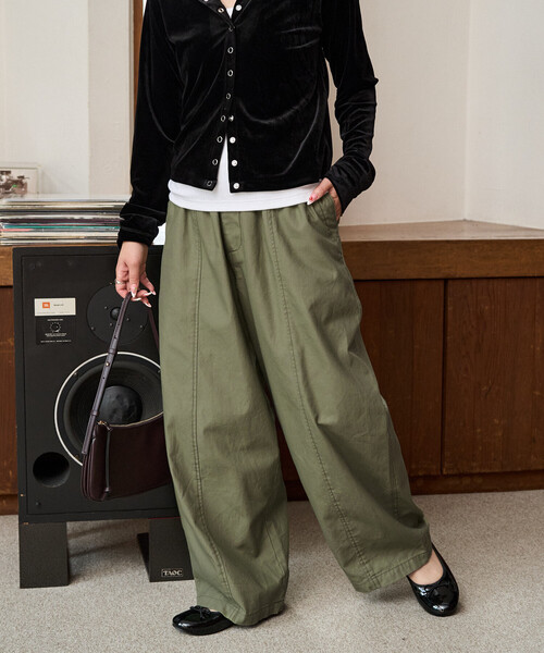 FREAK'S STORE（フリークスストア）の「限定展開　イージー ボリューム バックツイル パンツ（カーゴパンツ・レディース・ブラック/オリーブ/ベージュ・SMALL/MEDIUM）」の10枚目の写真