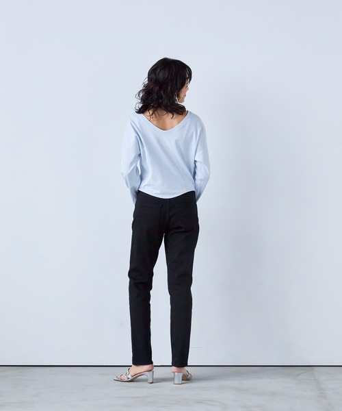 YANUK（ヤヌーク）の「スリムテーパード"RUTH"（デニムパンツ・レディース・ブラック・21inch/22inch/23inch/24inch/25inch/26inch/27inch）」の11枚目の写真