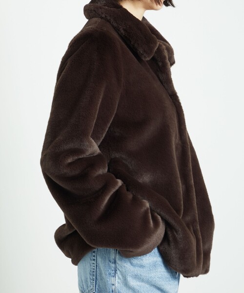 AEWEN MATOPH（イウエン マトフ）の「＜AEWEN MATOPH＞フェイクファーショートコート（その他アウター・レディース・ダークブラウン/ブラック・36/38）」の3枚目の写真