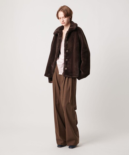 AEWEN MATOPH（イウエン マトフ）の「＜AEWEN MATOPH＞フェイクファーショートコート（その他アウター・レディース・ダークブラウン/ブラック・36/38）」の8枚目の写真
